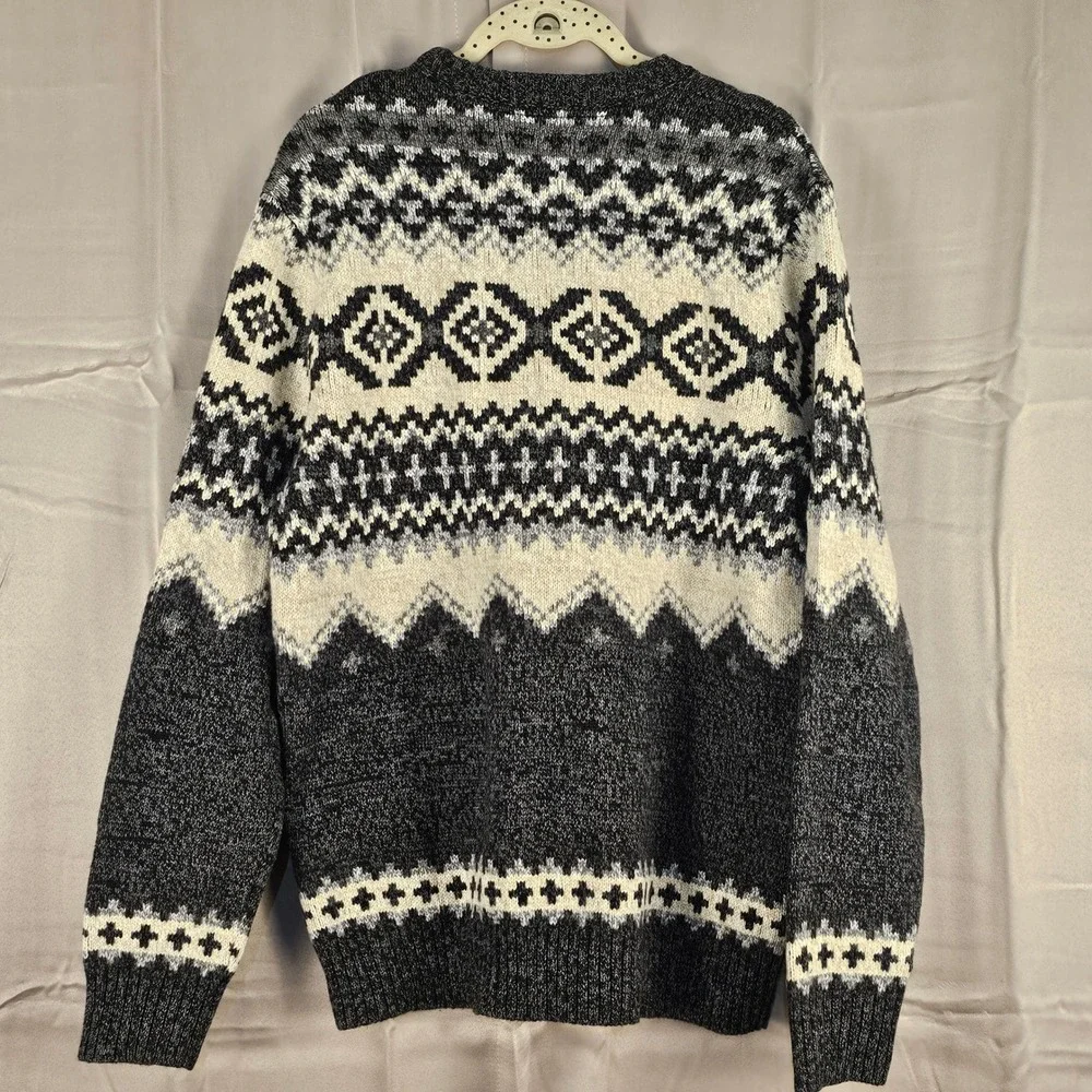 NWT American Eagle Mens Holiday Crewneck Sweater Medium‎